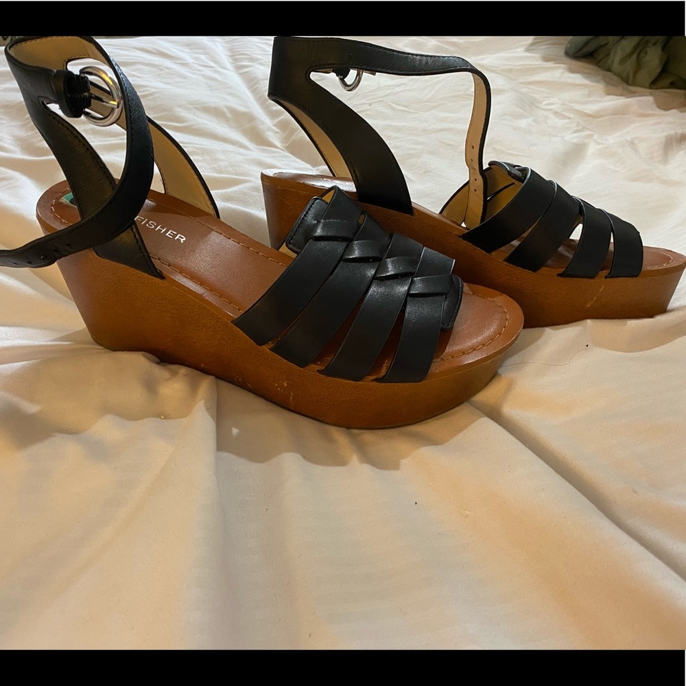 Women’s dress sandals